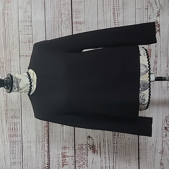 H&M Jackets & Blazers - H&M cropped snap front blazer